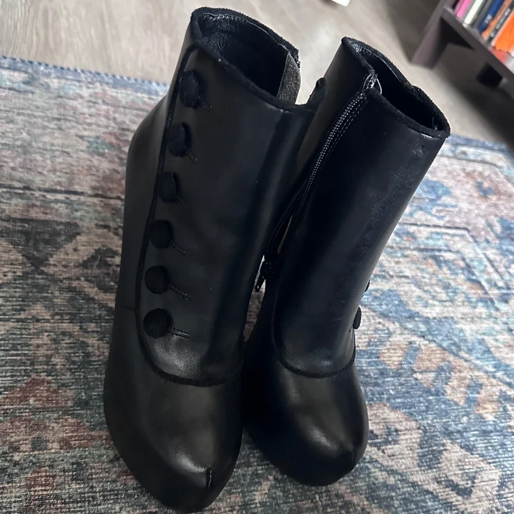 Unique Vintage Black Button-Front Platform Ankle Boots